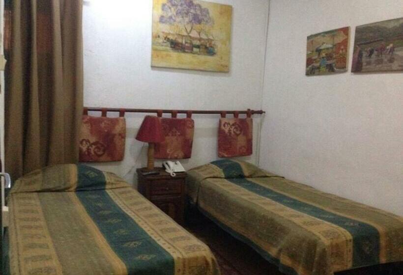 اتاق استاندارد, Tana Jacaranda