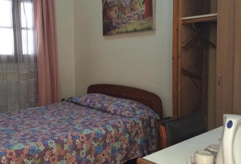 اتاق استاندارد, Tana Jacaranda