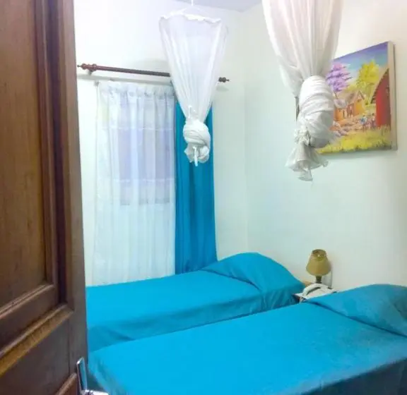 اتاق استاندارد, Tana Jacaranda