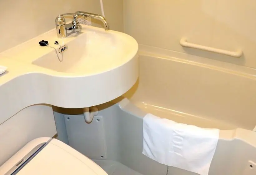 キングサイズベッドのスタンダードルーム, Toyoko Inn Osaka Namba Nippombashi