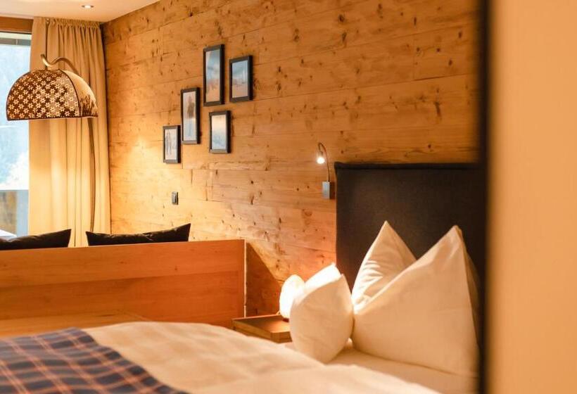 חדר סטנדרט עם מרפסת, Boutiquethotel Grandau