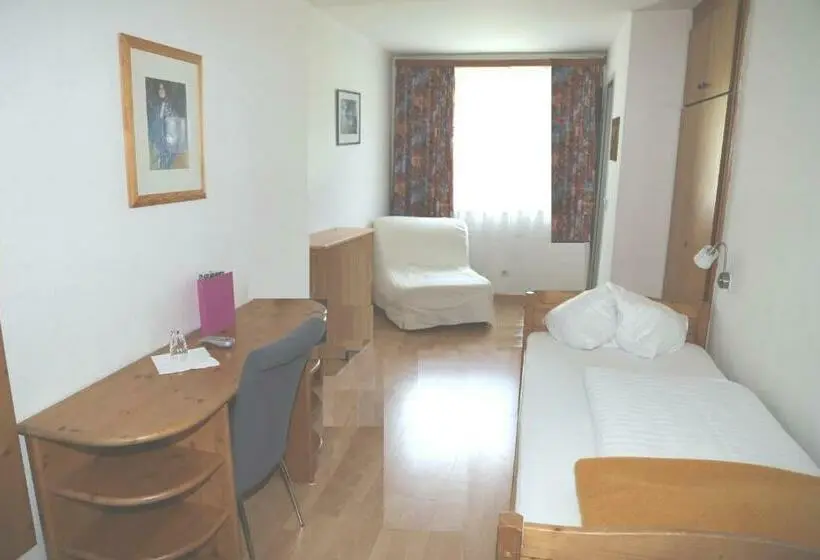 Standard Yhden Hengen Huone, Strandhotel Pichler