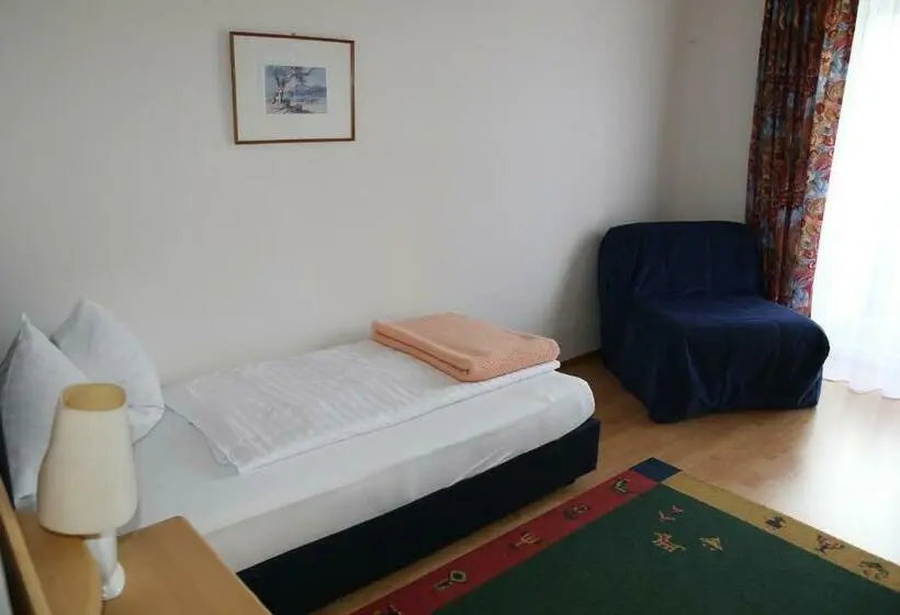 Standard Yhden Hengen Huone, Strandhotel Pichler
