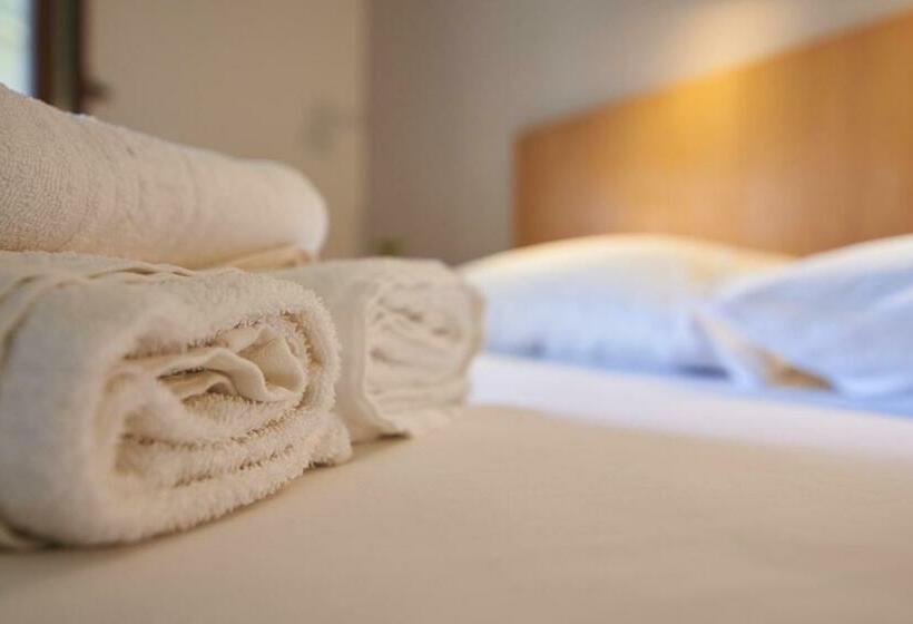 סטודיו משפחתי, Top Studios