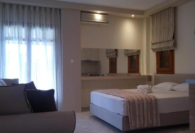 חדר משפחתי דלוקס, Top Studios