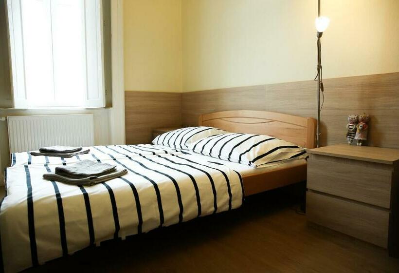 اتاق لوکس, East Private Rooms