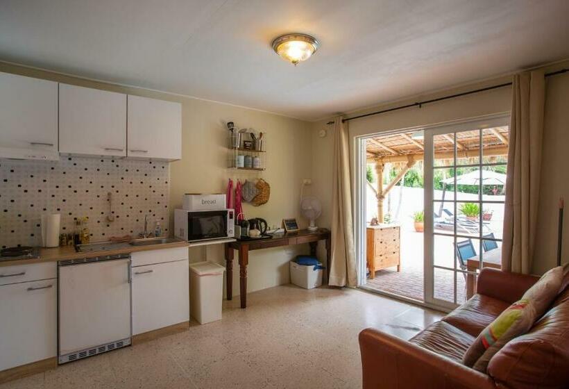 آپارتمان 2 خوابه, B&b Sombre Di Kabana