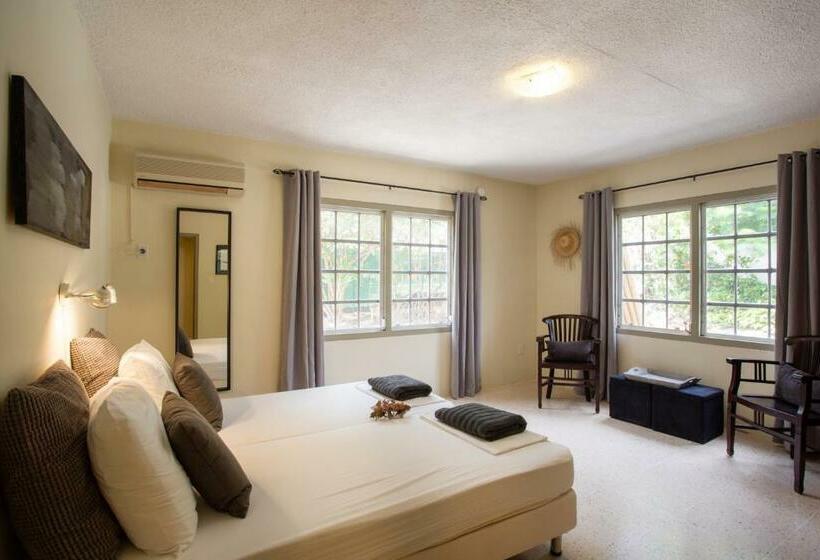 آپارتمان 2 خوابه, B&b Sombre Di Kabana