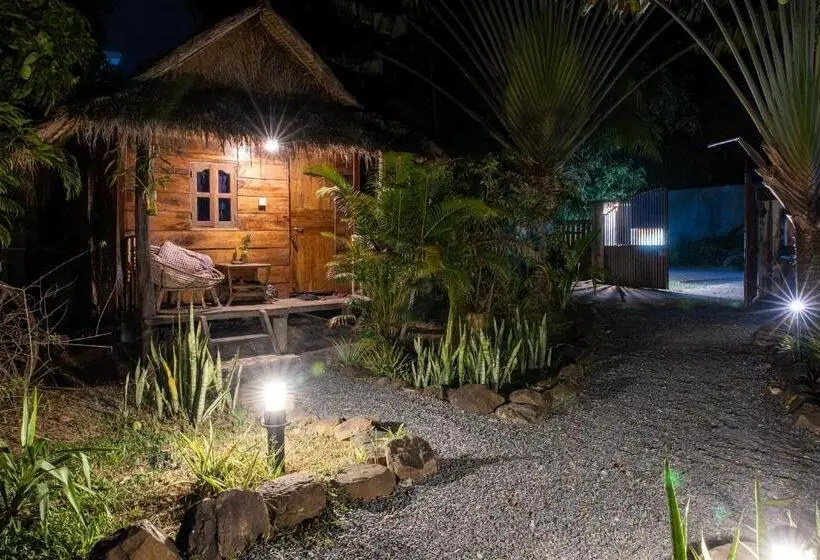 بانگلوی سوپریور, Kampot Cabana