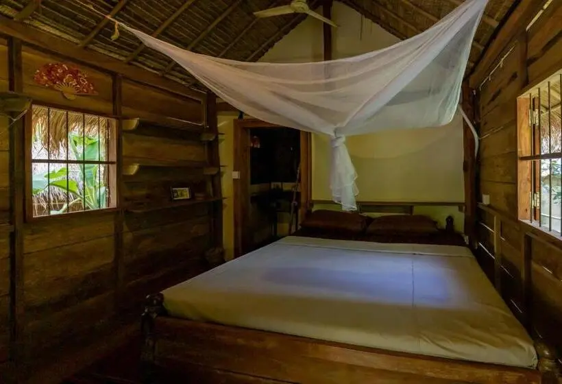بانگلوی سوپریور, Kampot Cabana