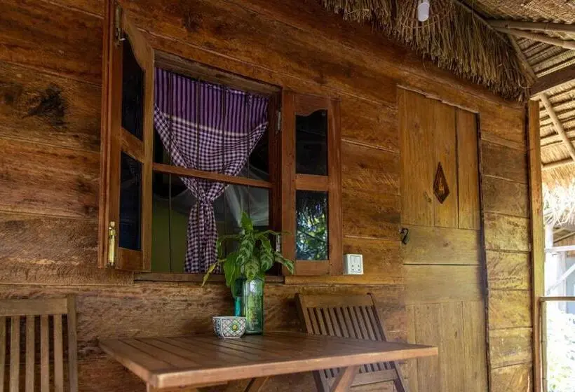 بانگلوی سوپریور, Kampot Cabana
