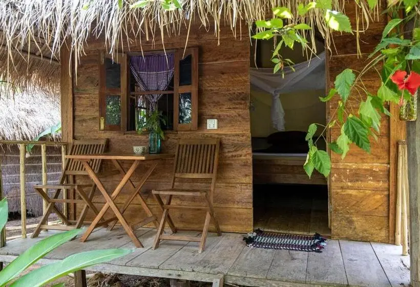 بانگلوی سوپریور, Kampot Cabana