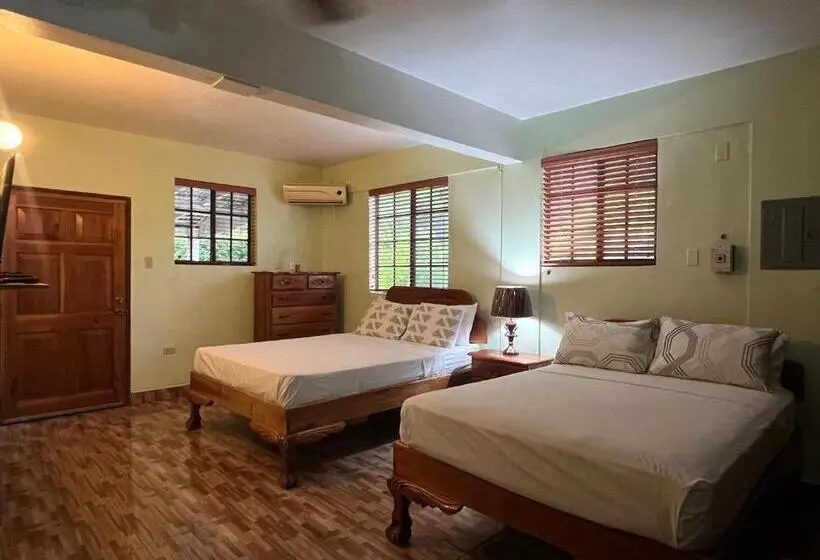 سوییت لوکس, Castlevue B&b