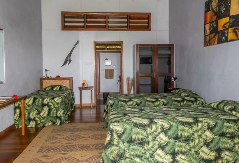 اتاق خانوادگی با چشم‌انداز دریا, Aroha Taveuni