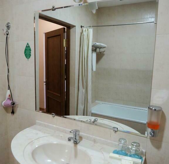 Chambre Standard Individuelle, Asia