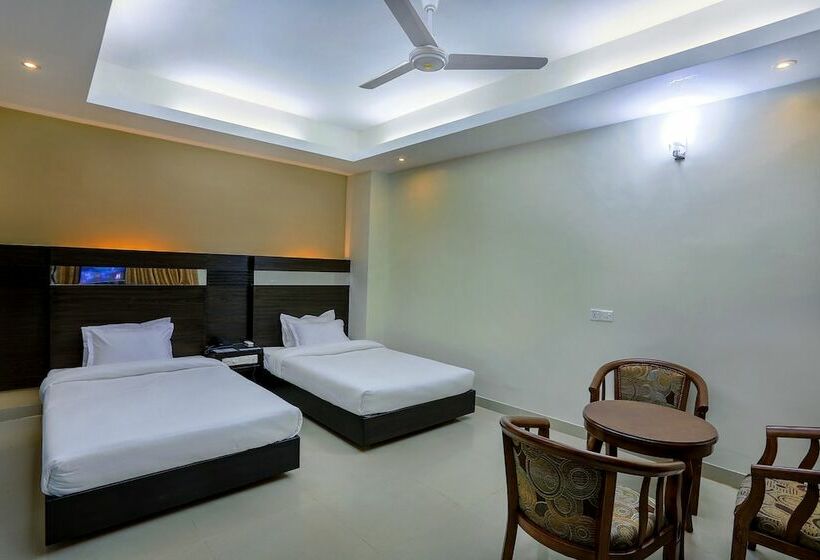 수피리어 룸, Holy Gate