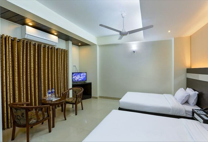 수피리어 룸, Holy Gate