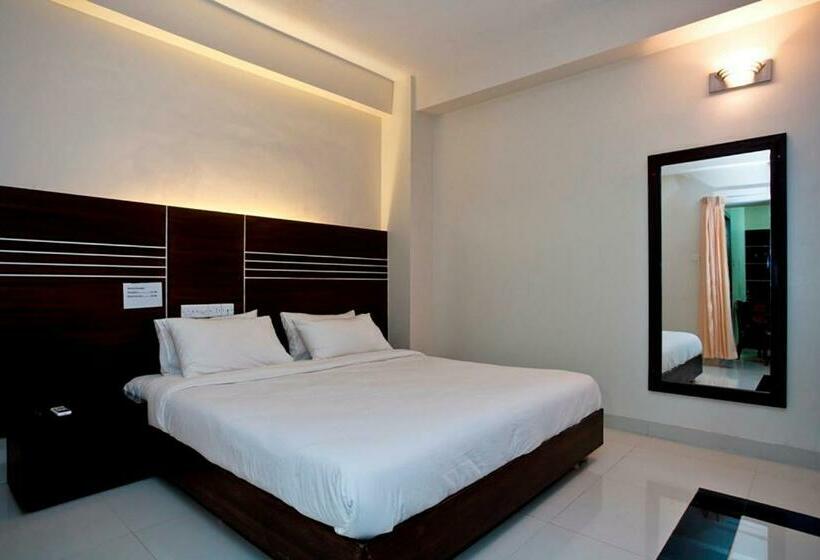 디럭스 룸, Holy Gate