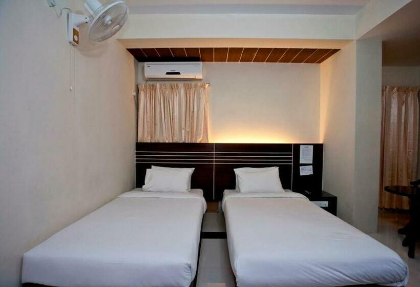 수피리어 룸, Holy Gate