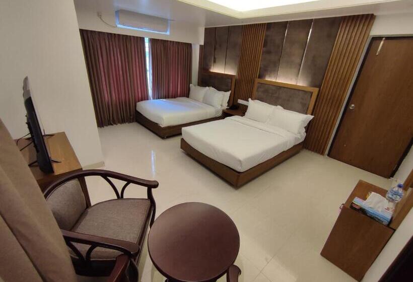 4인용 수피리어 룸, Holy Gate