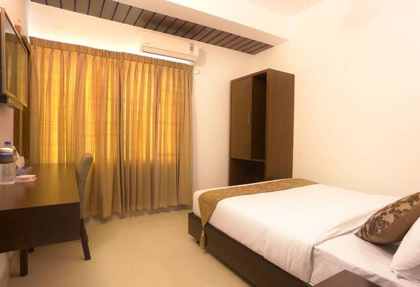 디럭스 룸, Holy Gate