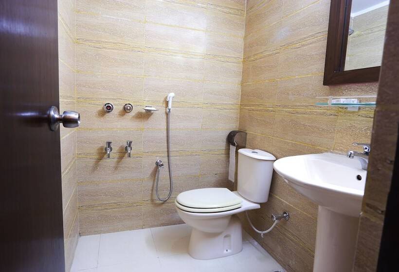 디럭스 룸, Holy Gate