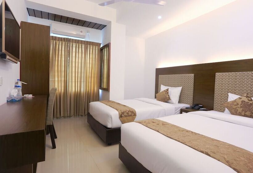 수피리어 룸, Holy Gate