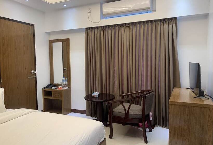 디럭스 룸, Holy Gate