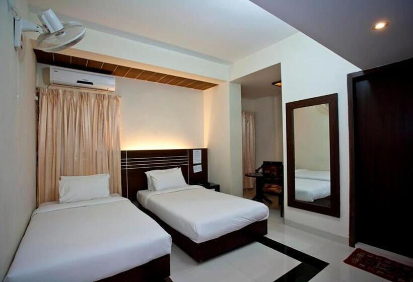 디럭스 룸, Holy Gate