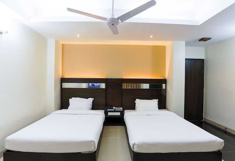 디럭스 룸, Holy Gate