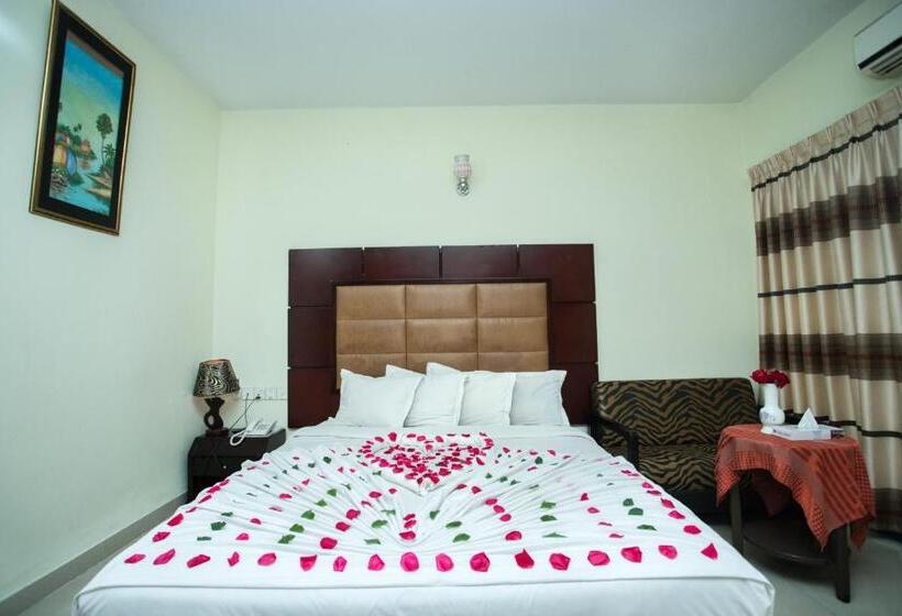 اتاق لوکس با چشم‌انداز دریا, Mishuk