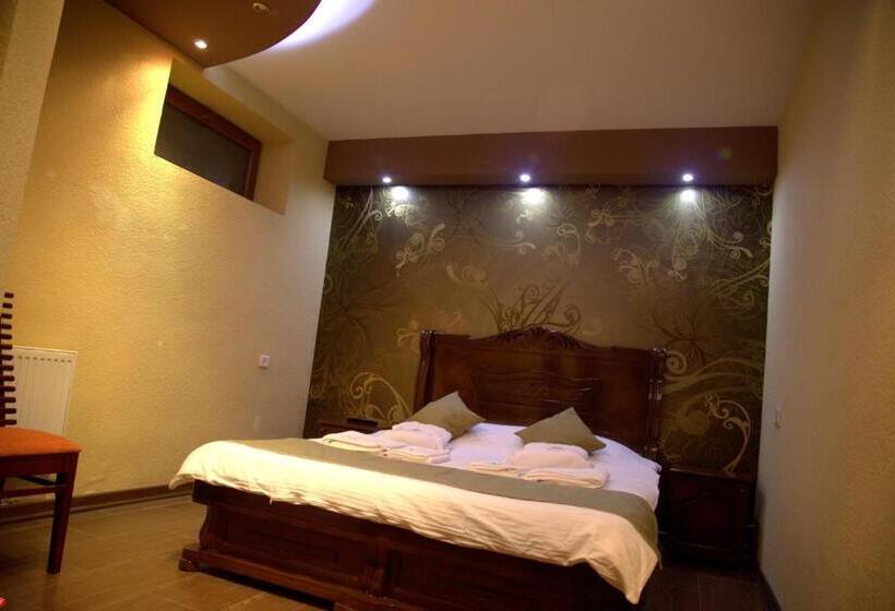 자쿠지 스위트, Palma Palace