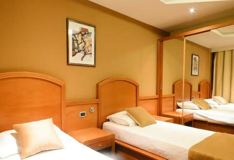 Deluxe Room, Princi I Arberit