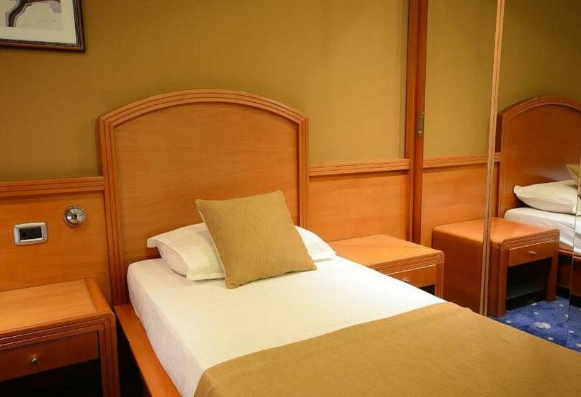 Single Deluxe Room, Princi I Arberit