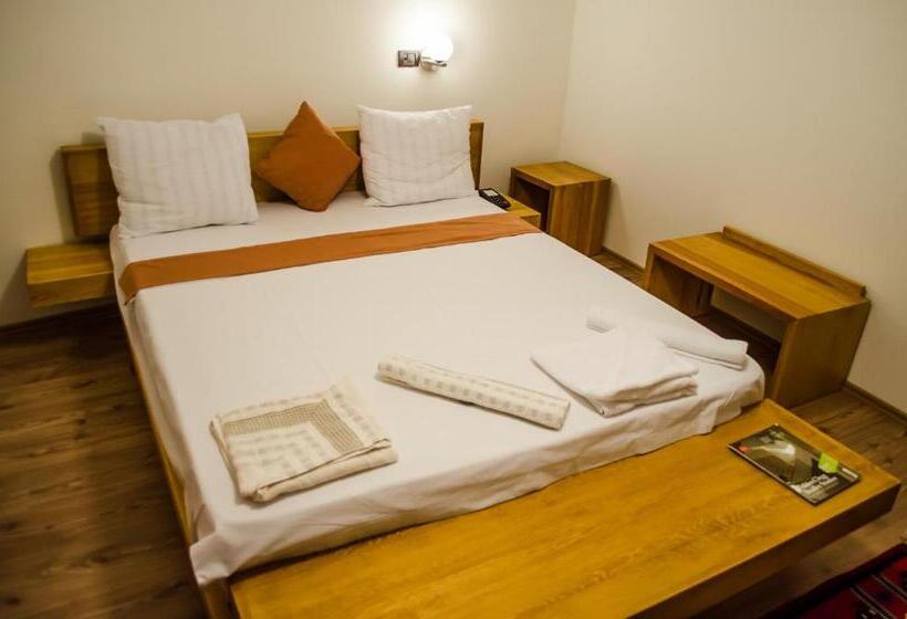 اتاق استاندارد با تخت بزرگ, Prizreni