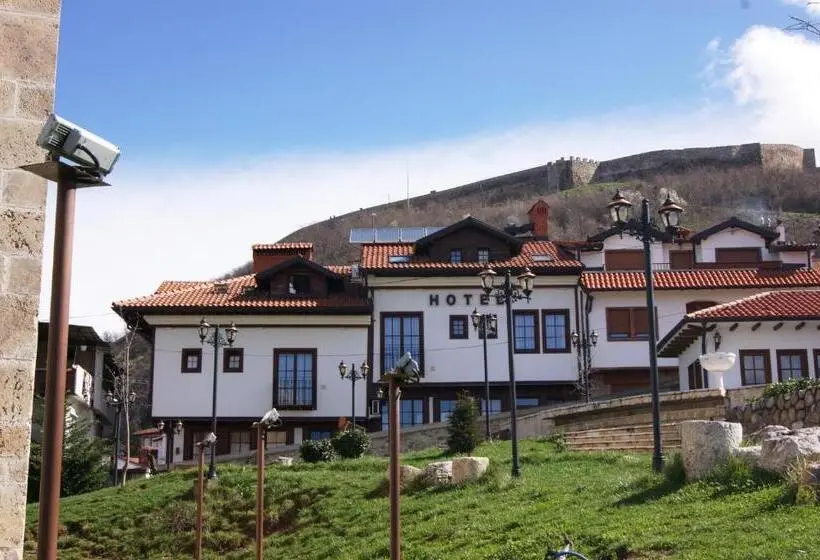 اتاق استاندارد با بالکن, Prizreni