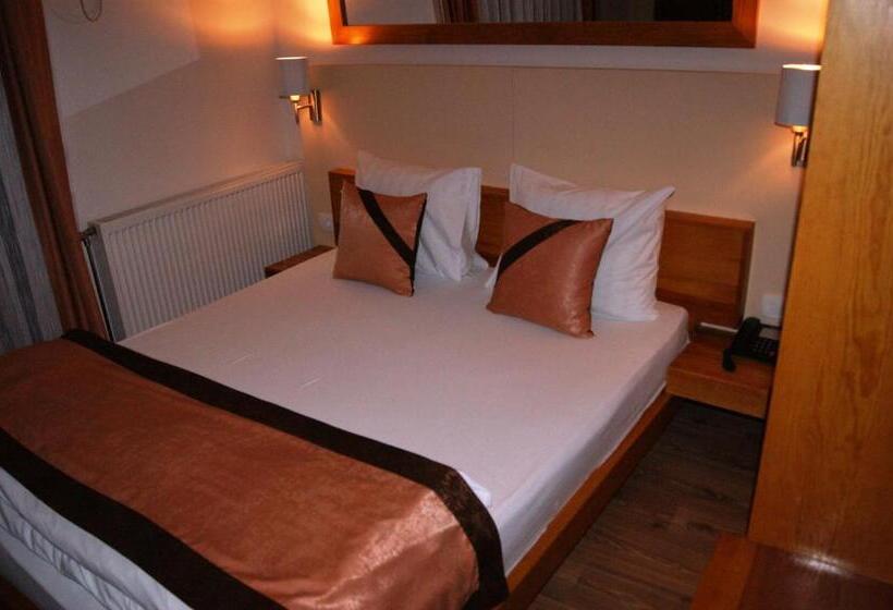 اتاق استاندارد با بالکن, Prizreni