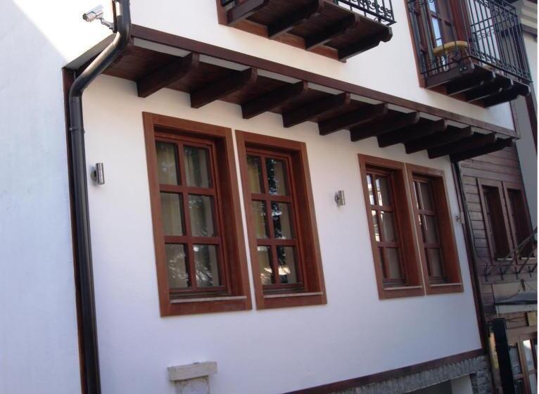 اتاق لوکس با چشمانداز, Prizreni