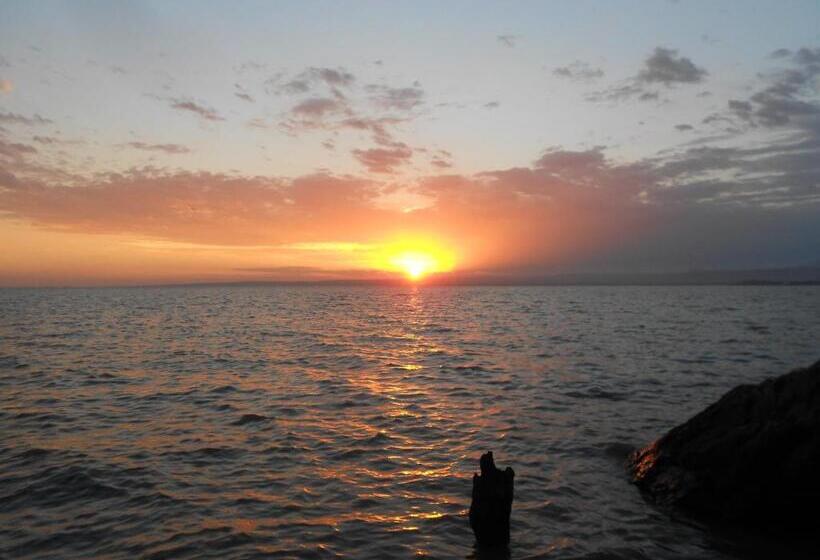 Standardrum Sjöutsikt, Riversand Hotel With Lake Views,accra Street,kisumu,kenya