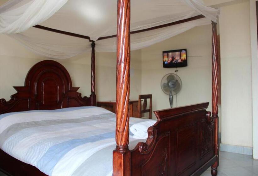 Deluxe Rum, Riversand Hotel With Lake Views,accra Street,kisumu,kenya