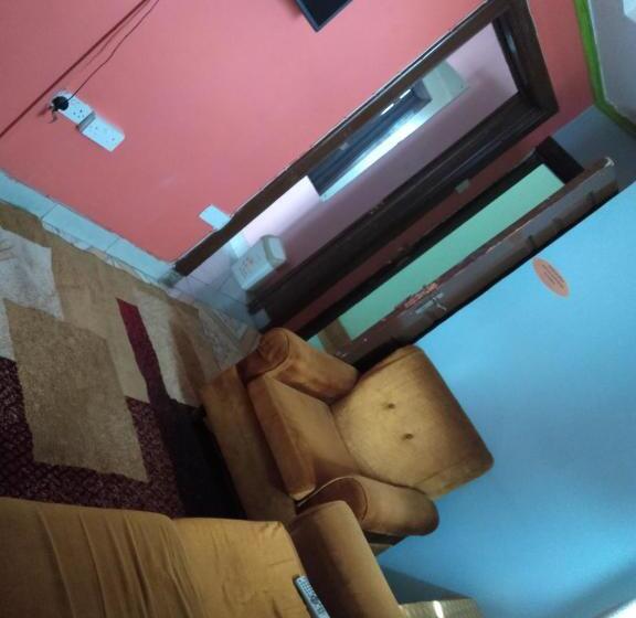 Deluxe Rum, Riversand Hotel With Lake Views,accra Street,kisumu,kenya