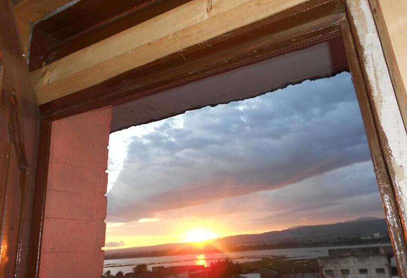 Standard studio with lake view, Riversand Hotel With Lake Views,accra Street,kisumu,kenya
