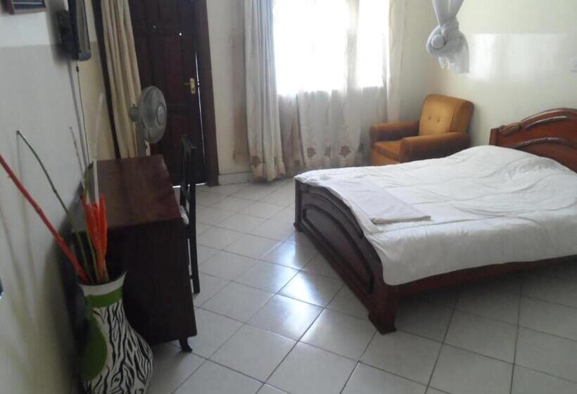 Deluxe Rum, Riversand Hotel With Lake Views,accra Street,kisumu,kenya