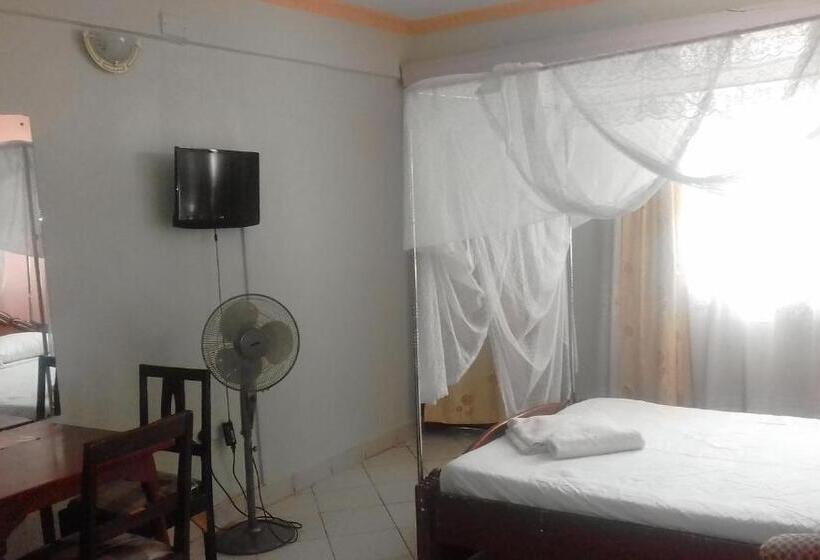 Deluxe Rum, Riversand Hotel With Lake Views,accra Street,kisumu,kenya