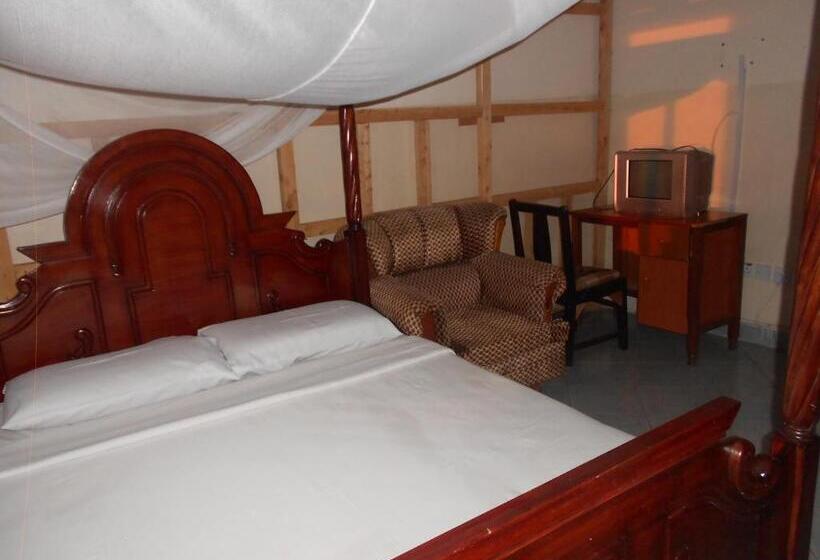 Deluxe Rum, Riversand Hotel With Lake Views,accra Street,kisumu,kenya