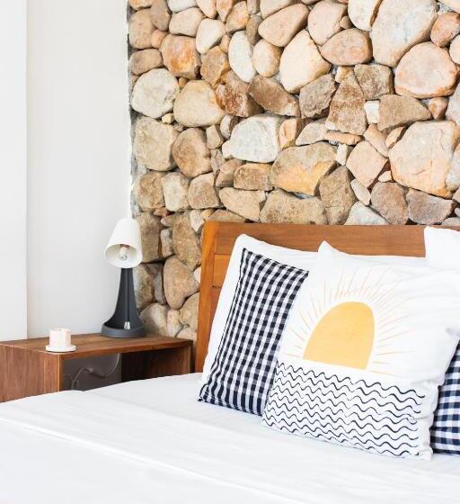 غرفة قياسية مطلّة علي حمام السباحة, Saravoan Kep