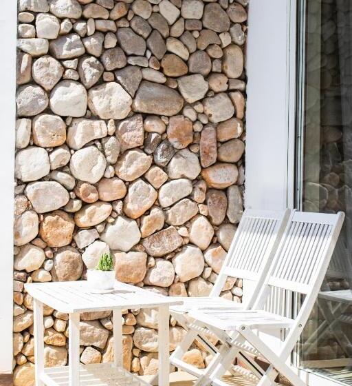 غرفة قياسية مطلّة علي حمام السباحة, Saravoan Kep