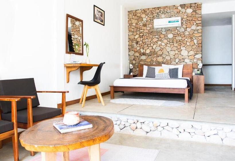 غرفة قياسية مطلّة علي حمام السباحة, Saravoan Kep