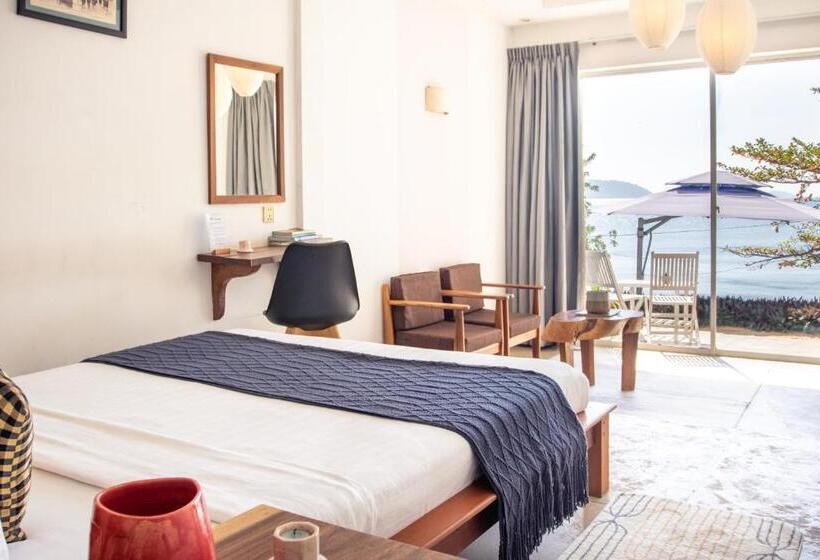 غرفة قياسية مطلّة علي حمام السباحة, Saravoan Kep