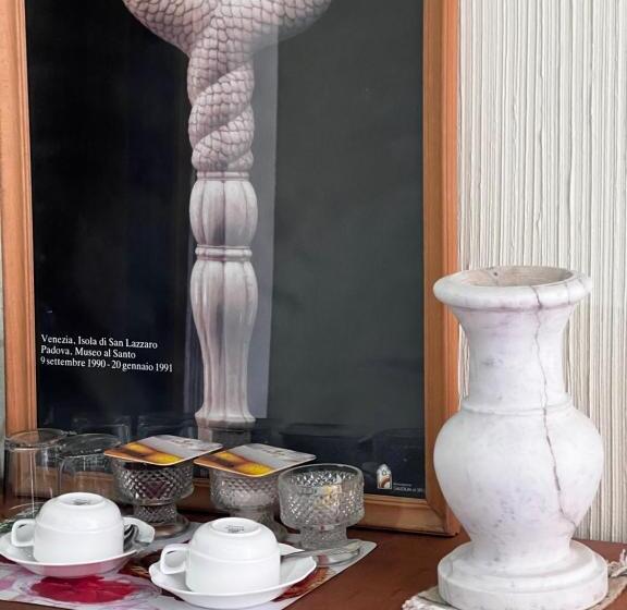 اتاق اکونومی, Villa Kars